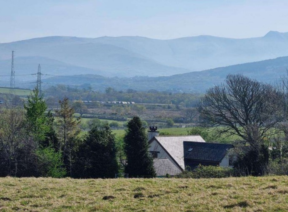 Energy storage plans spark objections over impact on Eryri landscapes