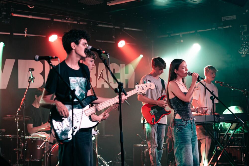 New band Penbleth release debut single ‘S’dim clem da fi’ ahead of GCSE exams