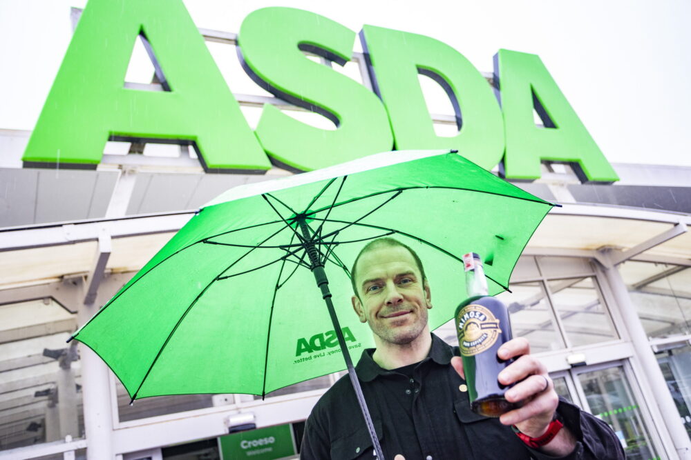 Welsh rugby star joins supermarket to celebrate launch of 15 new Welsh lines ahead of St David’s Day