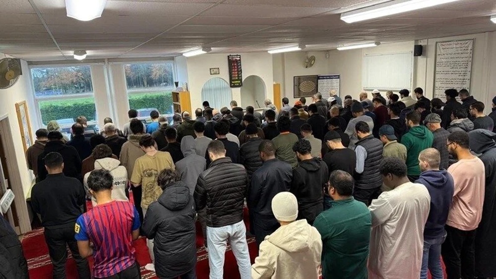 Plan to close university’s mosque meets strong resistance