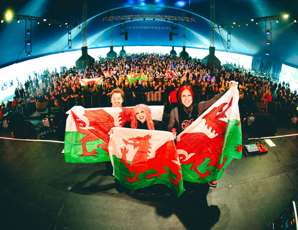 Watch: CELAVI fly the flag for Wales at Download