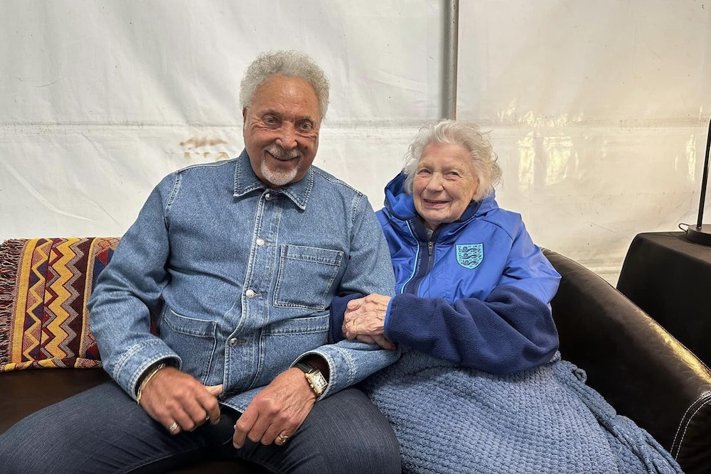 The wonderful moment a 96yearold Tom Jones superfan's dream came true