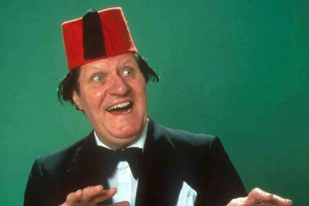 The collection of Tommy Cooper's funniest jokes that will make you laugh