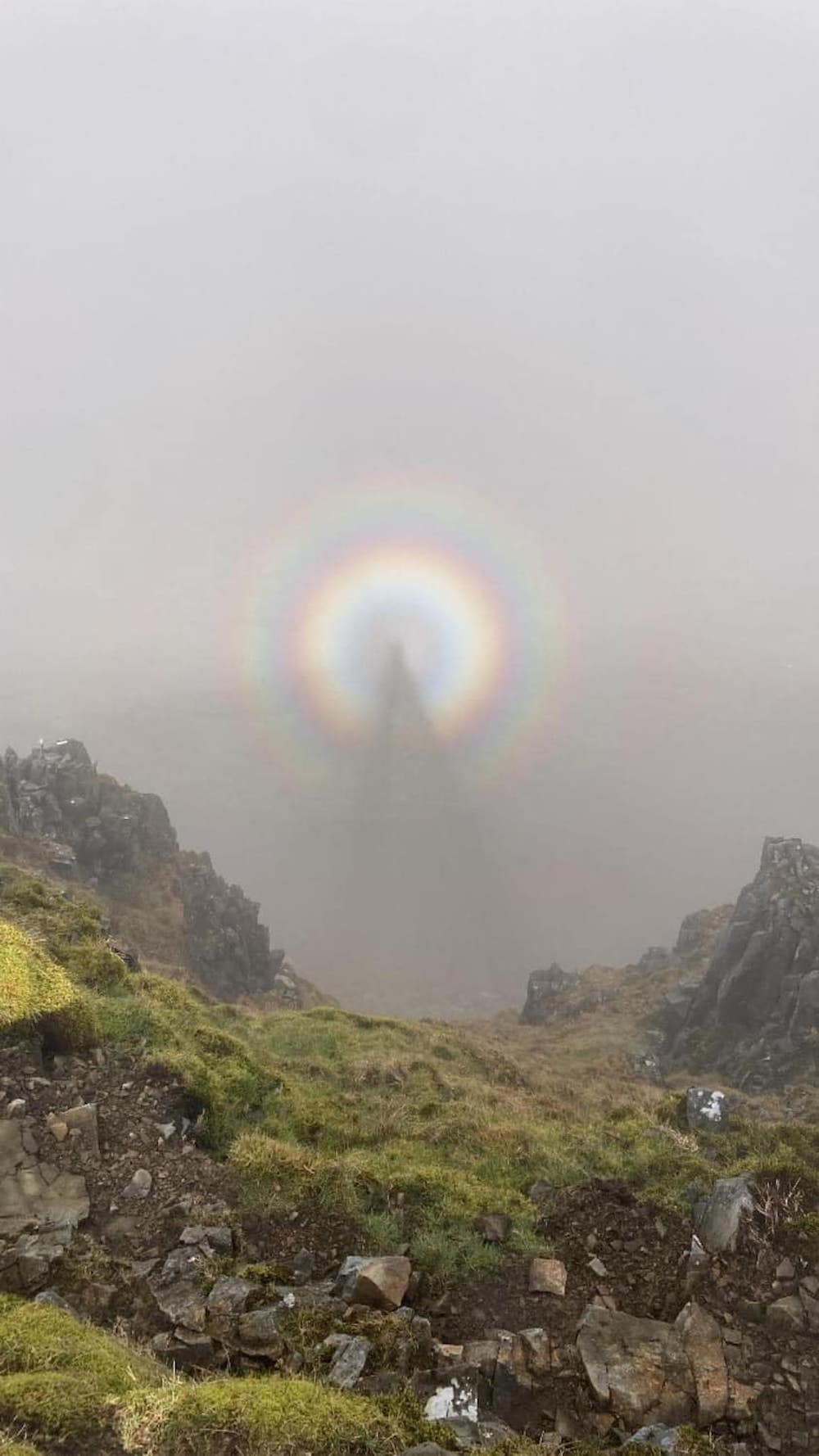 Watch The Stunning Optical Illusion Captured On A Welsh Mountain Watch The Stunning Optical Illusion Captured On A Welsh Mountain