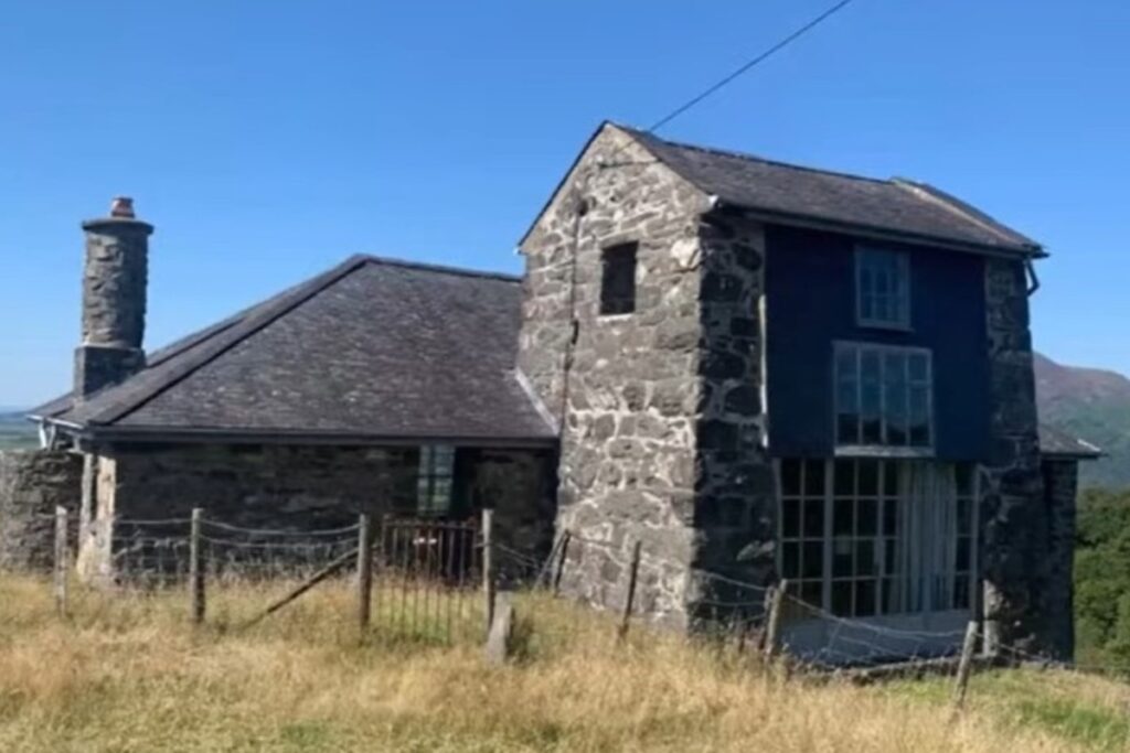 Historic house approved as holiday let despite 'severe shortage of ...